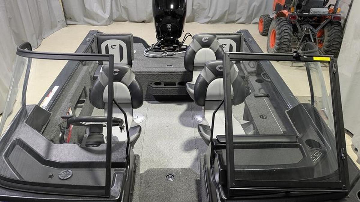 2026 Crestliner 1850 Fish Hawk