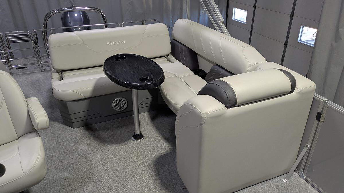Used 2022 Sylvan Mirage 8522 CLZ