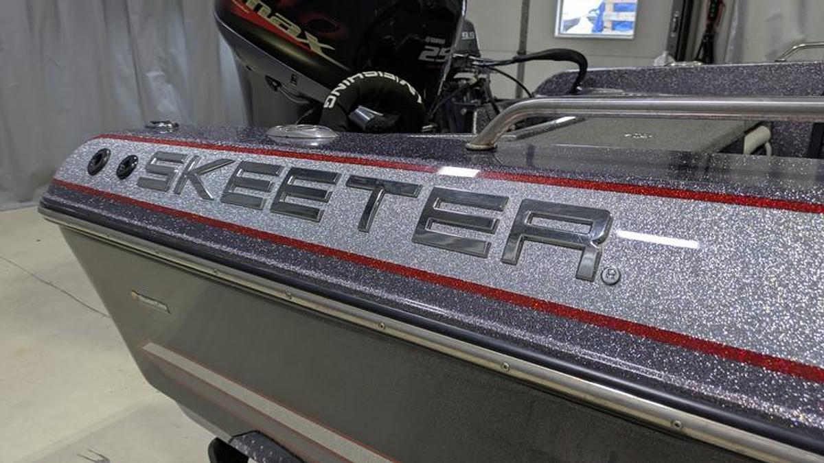 Used 2017 Skeeter WX2060