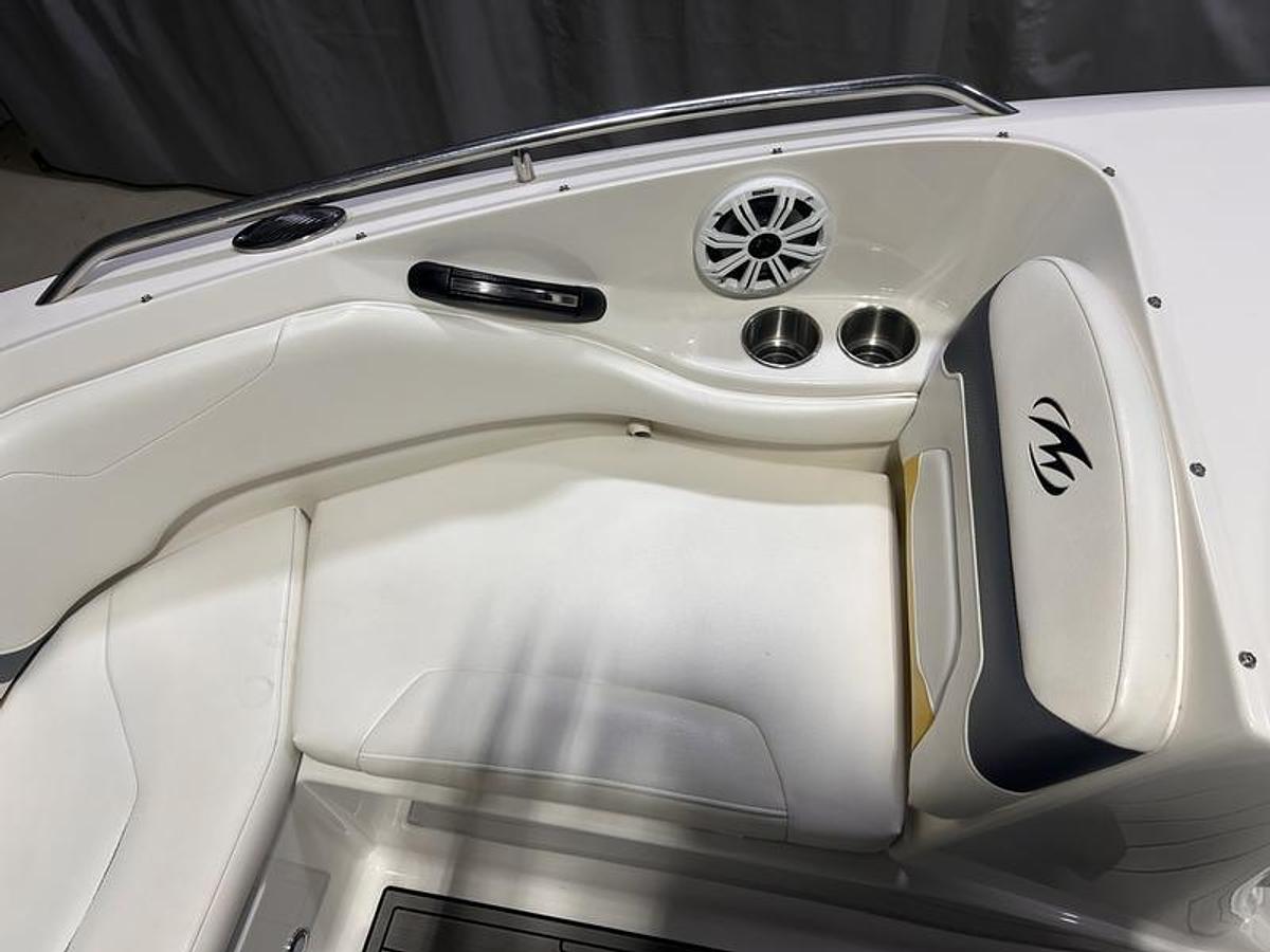 Used 2012 Monterey 224 FSX