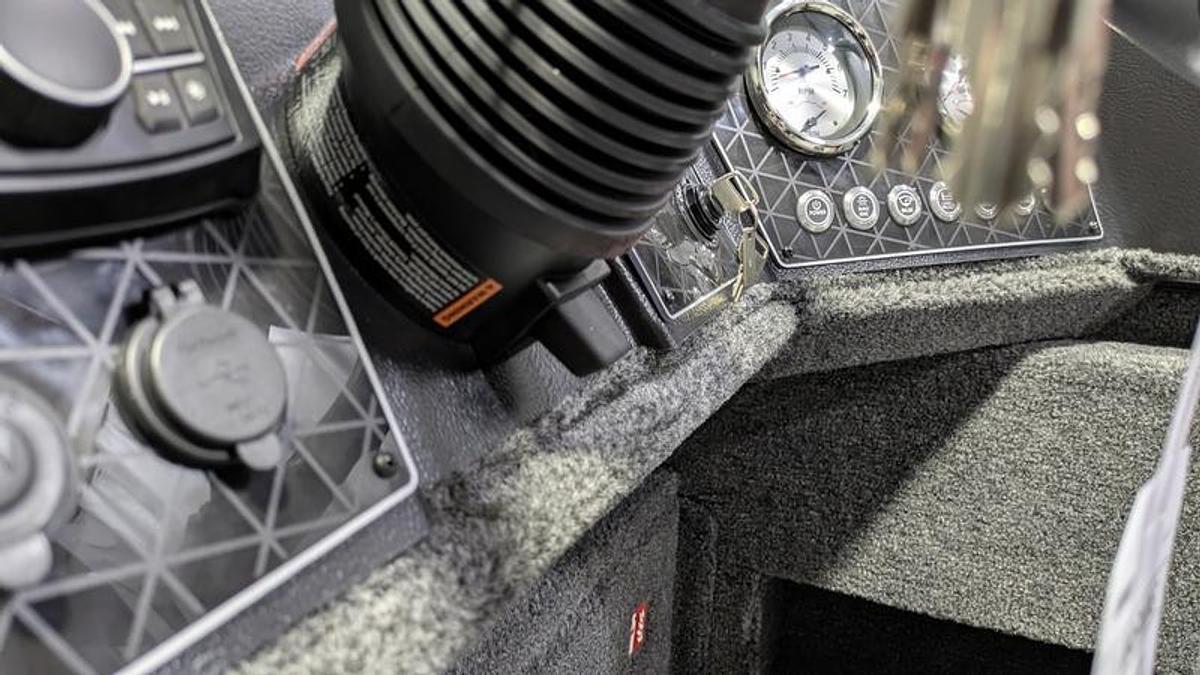 2026 Crestliner 1850 Fish Hawk