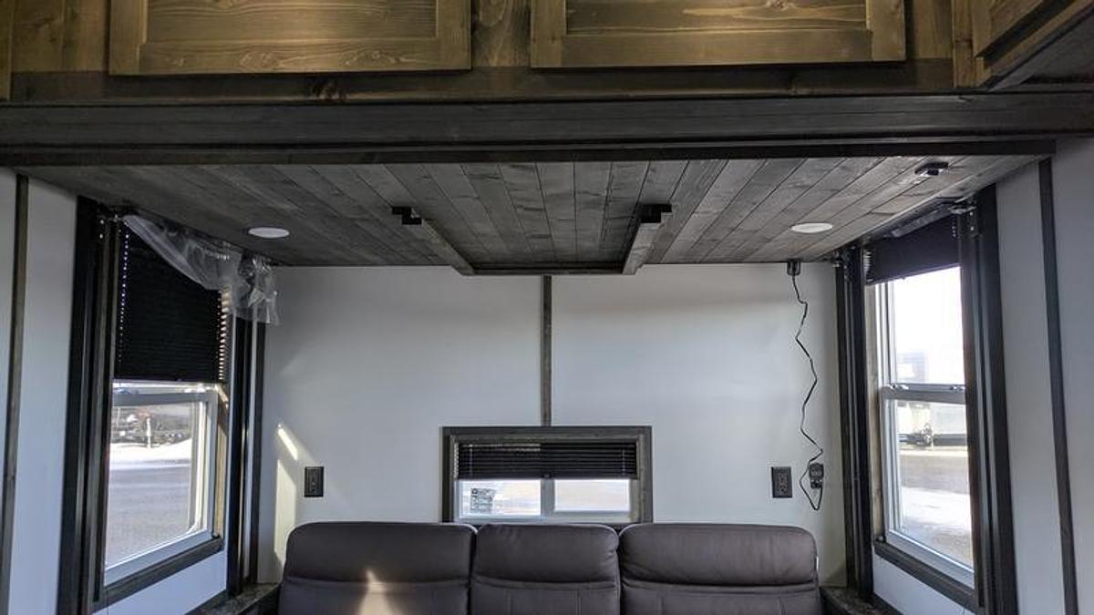 2026 Ice Castle Fish Houses 8' X 21V Missouri Riverbend II [$1,000 OFF, FREE SMART TV, FREE GENERATOR]