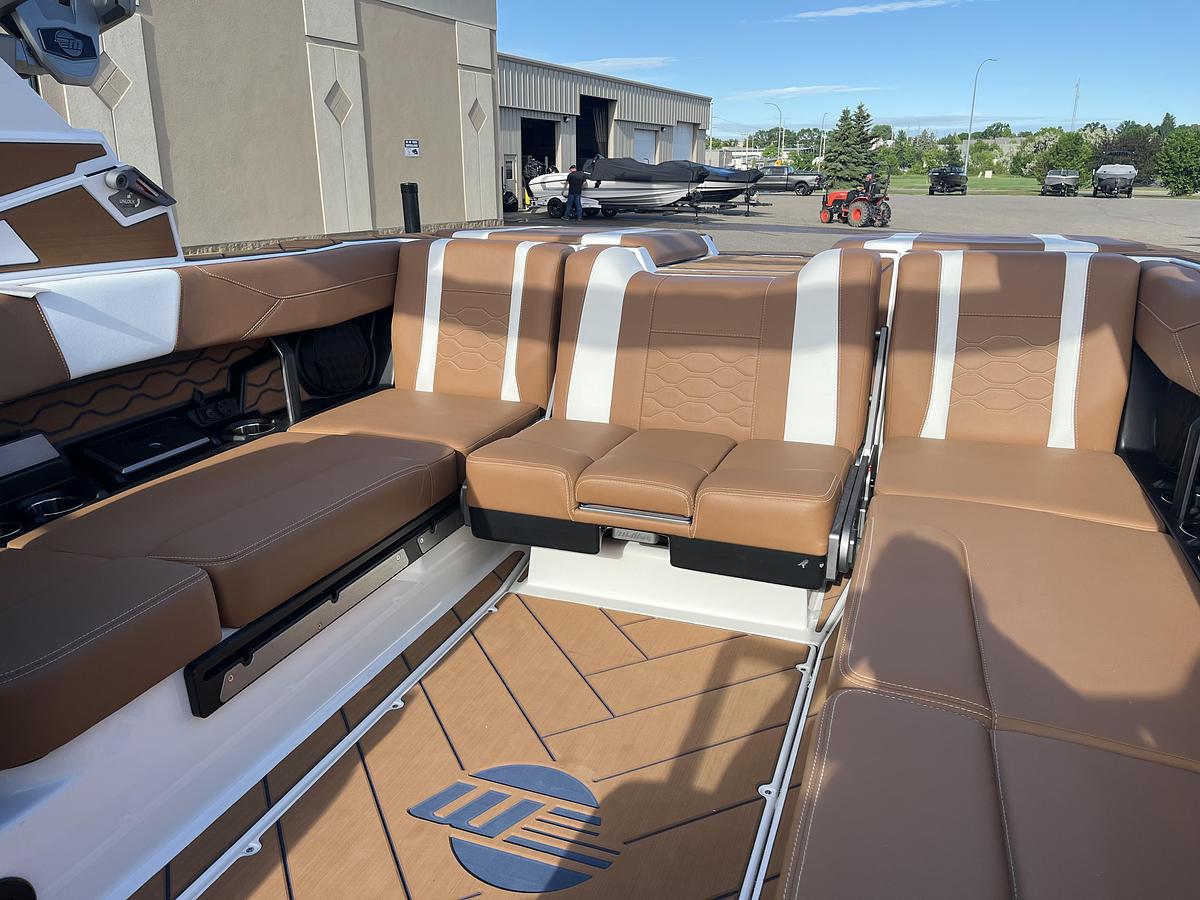 2026 Malibu Boats 23 LSV