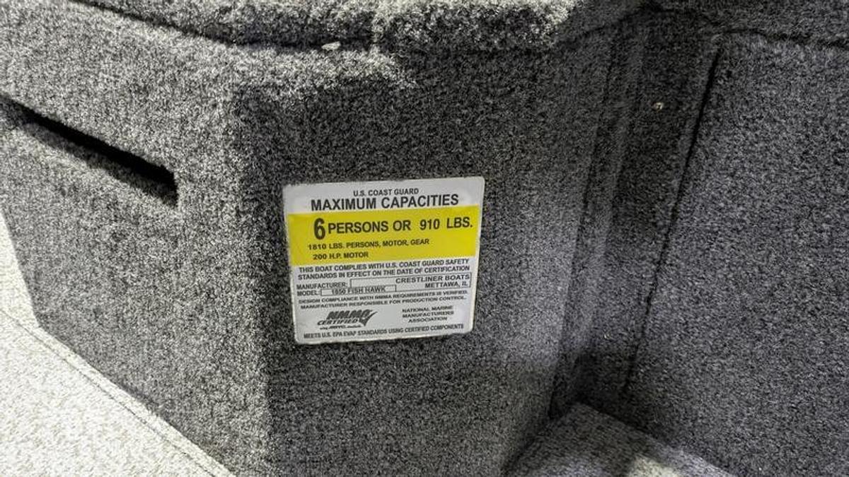 2026 Crestliner 1850 Fish Hawk