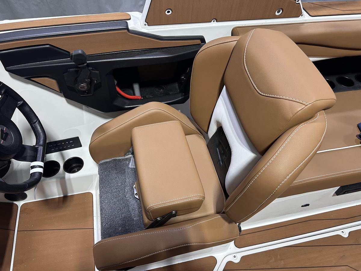 2025 Axis Wake Research A225