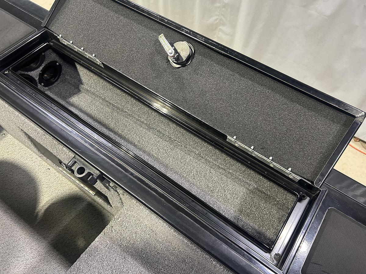 Used 2017 TRACKER Targa V20