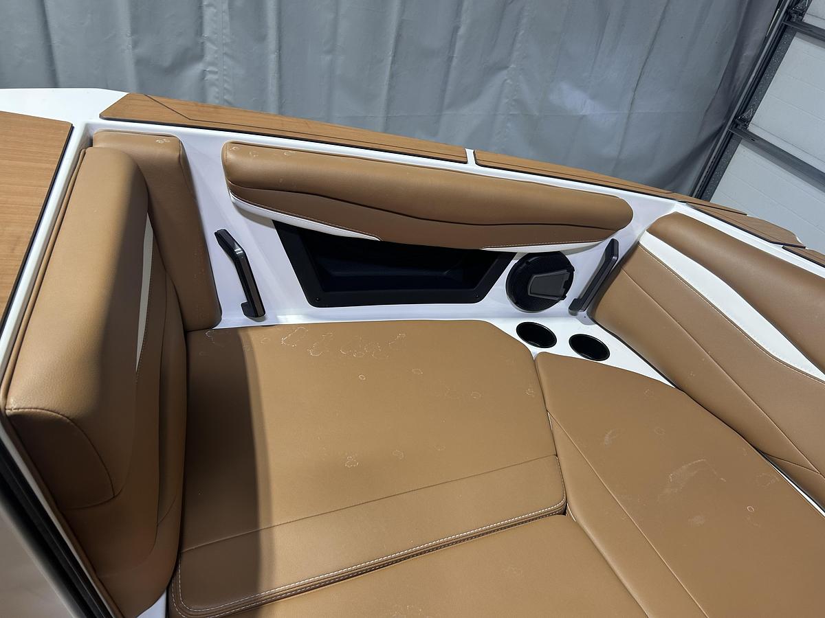 2025 Axis Wake Research A225