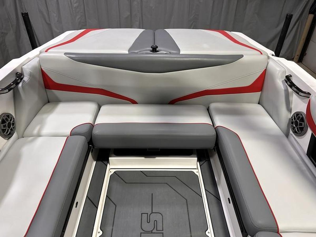 Used 2020 Axis Wake Research T22