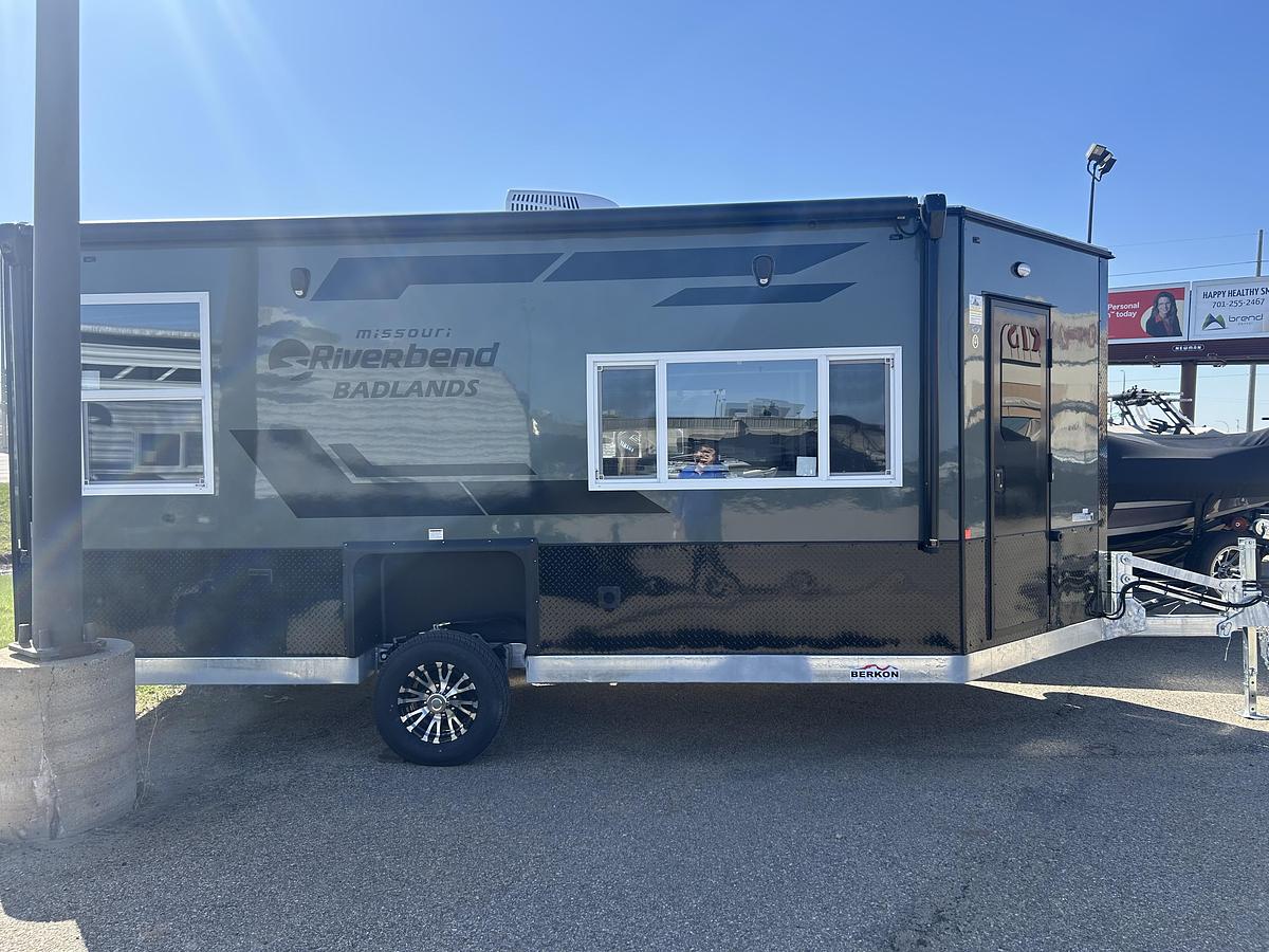 2027 Ice Castle Fish Houses 8' X 17V RIVERBEND BADLANDS
