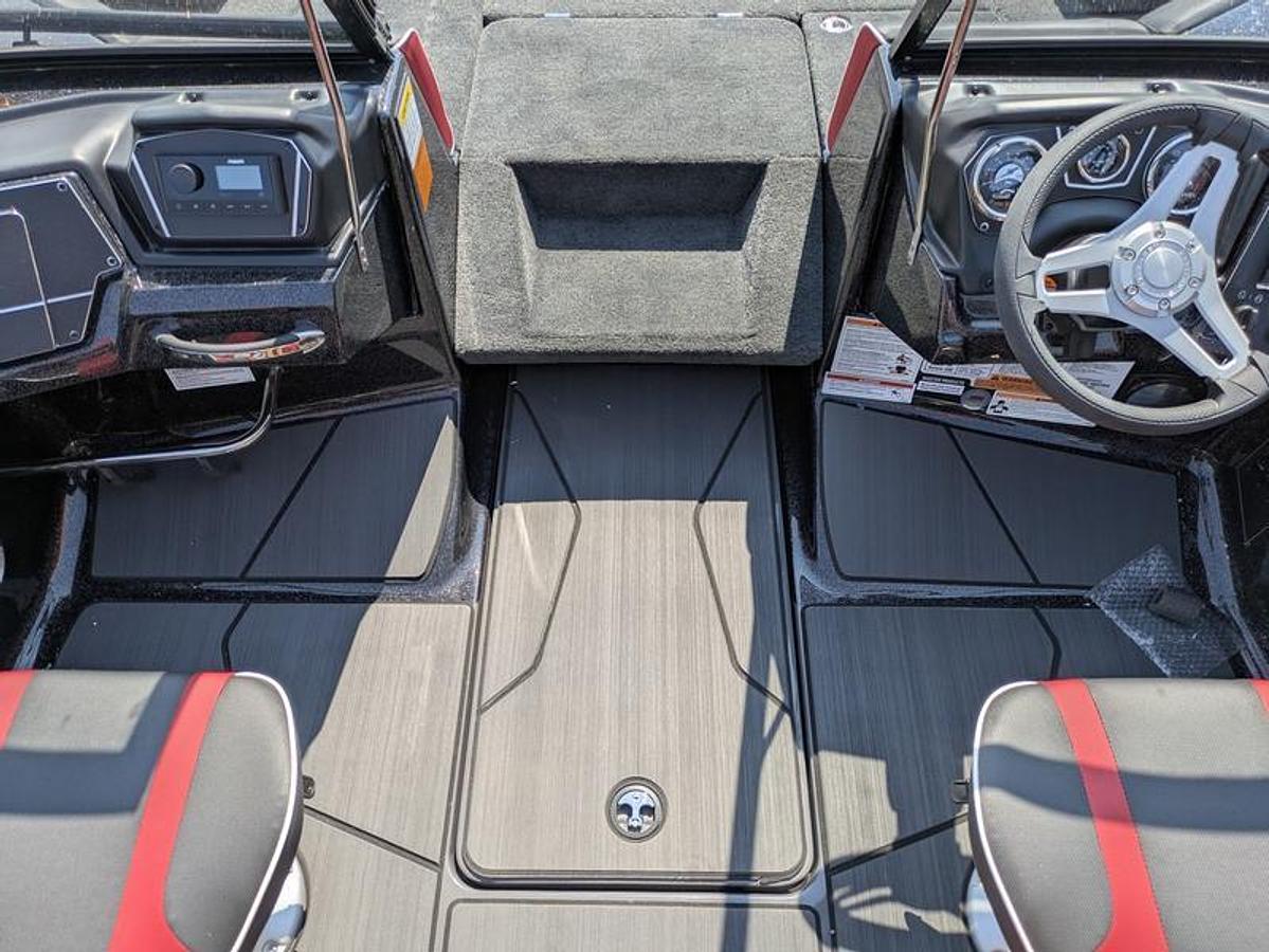 2025 Skeeter SOLERA205