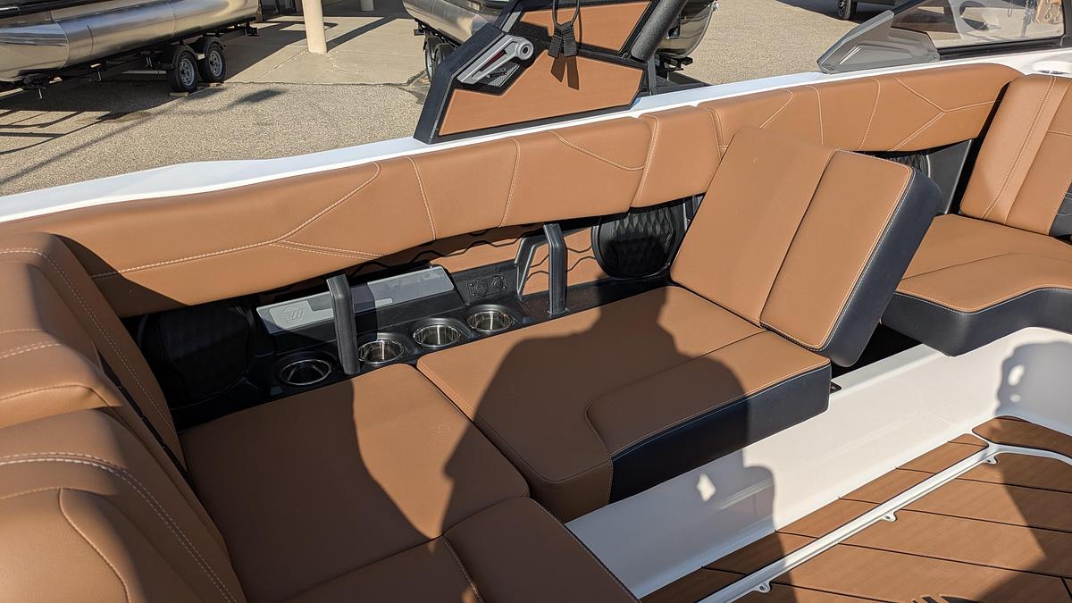 2026 Malibu Boats 23 LSV