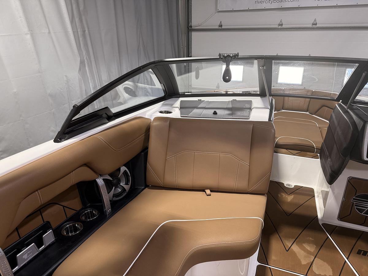 Used 2020 Malibu Boats 25 LSV
