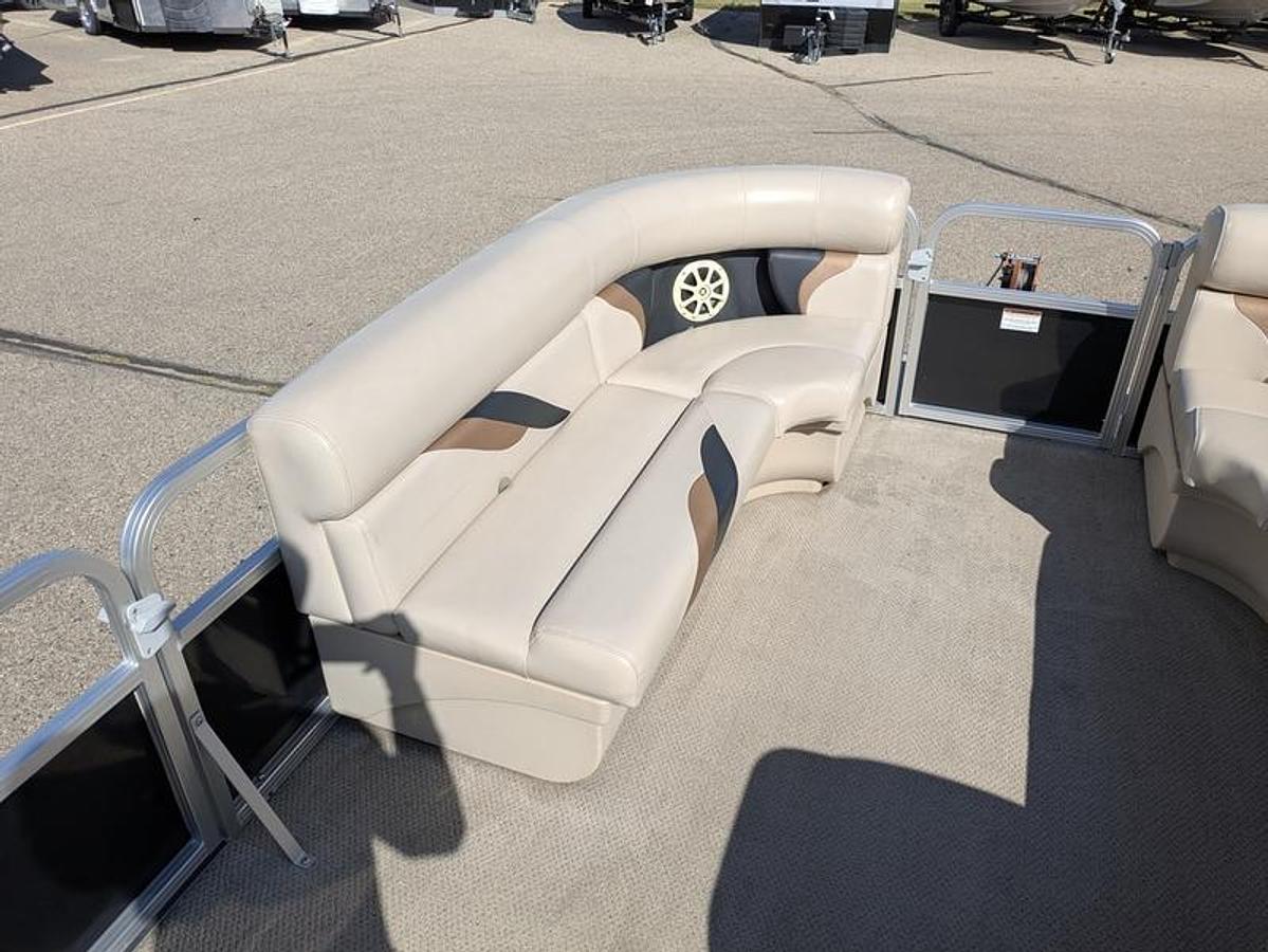 Used 2011 Smoker Craft Oasis 820 Cruise