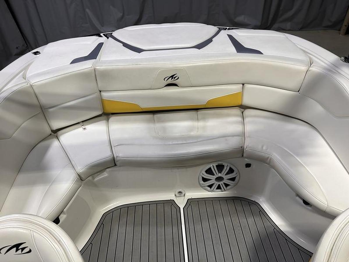 Used 2012 Monterey 224 FSX