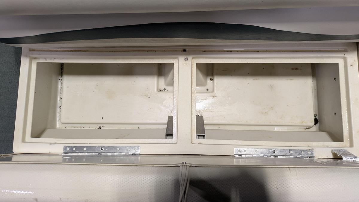 Used 2000 Sylvan 820 Elite Cruise