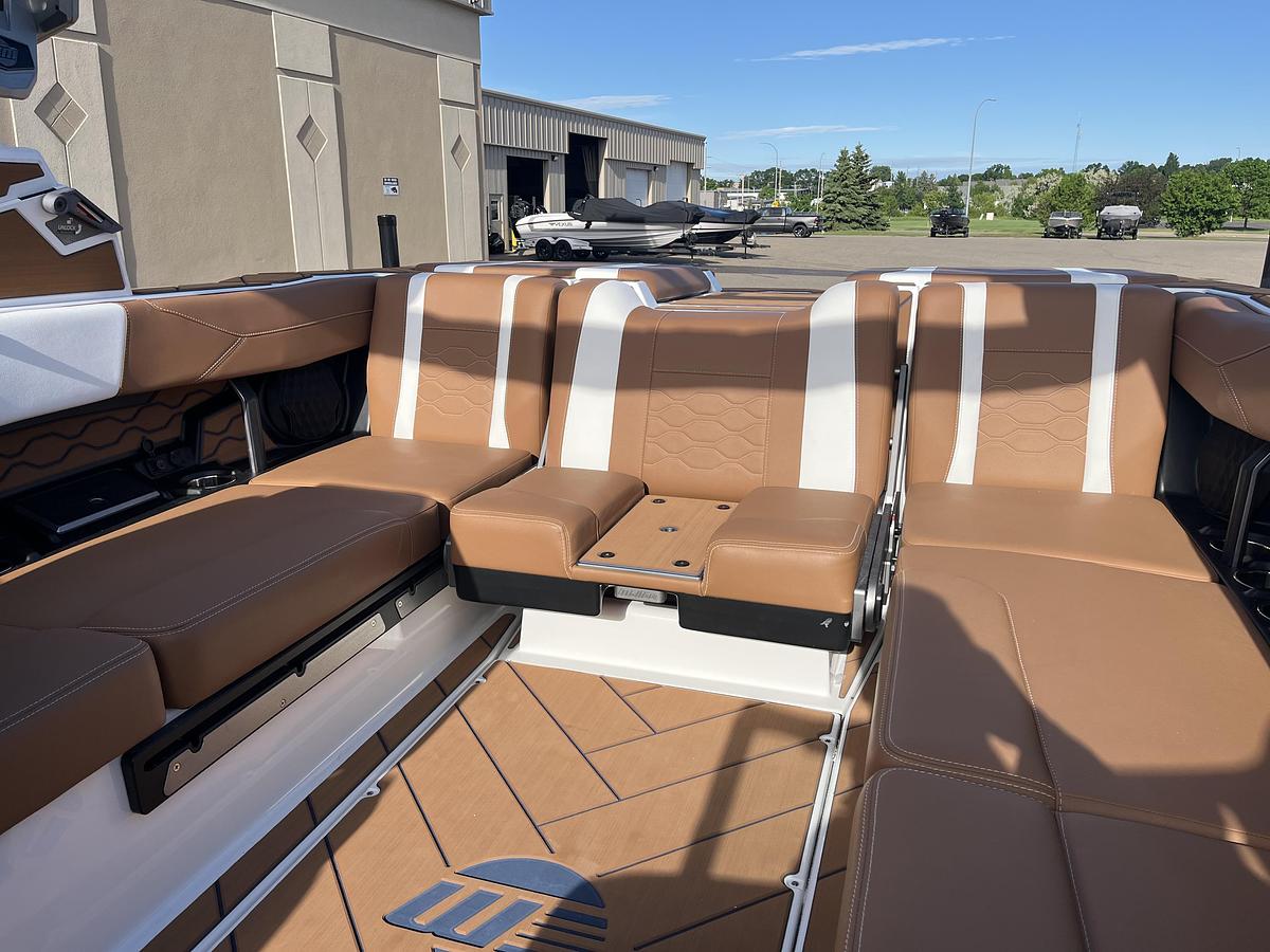 2026 Malibu Boats 23 LSV