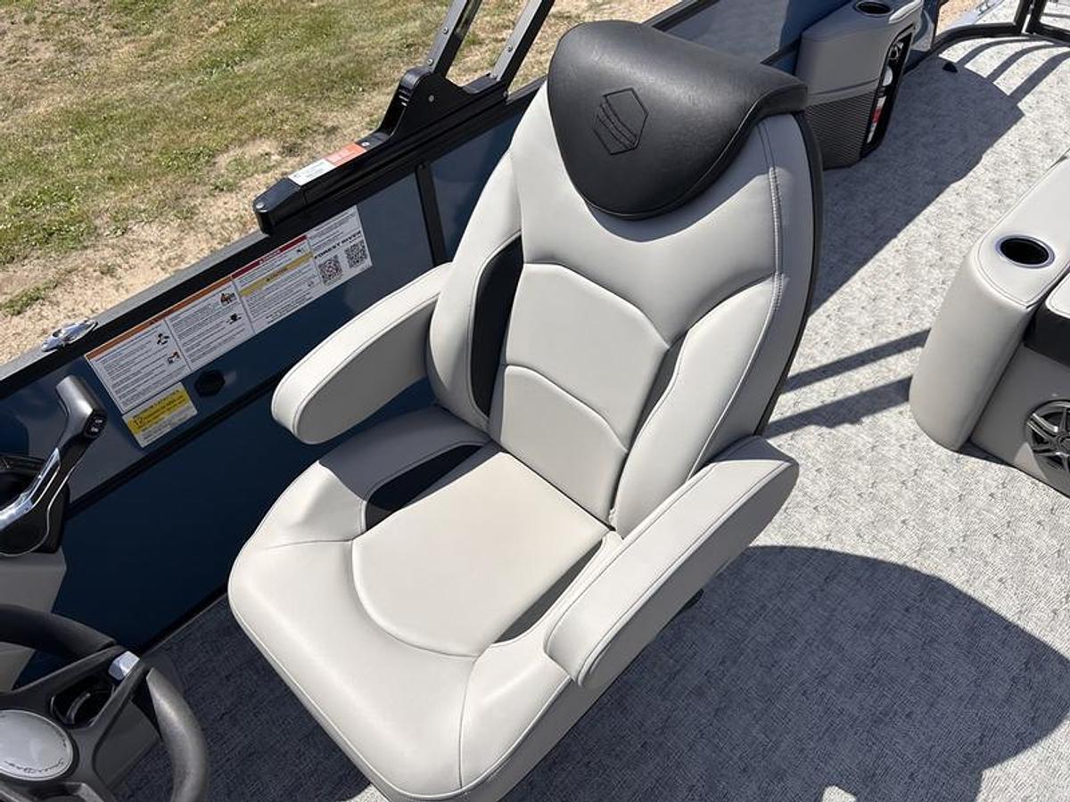 2025 South Bay 224UL LE Entertainment 2.75