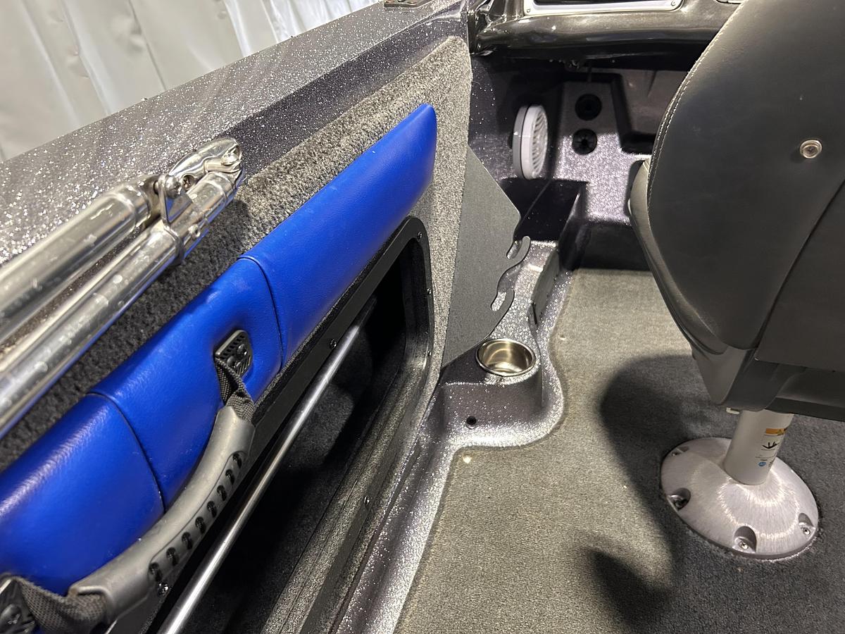 Used 2016 Stratos 386XF