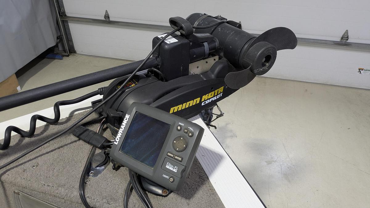 Used 2004 Crestliner 1850 Fish Hawk SC