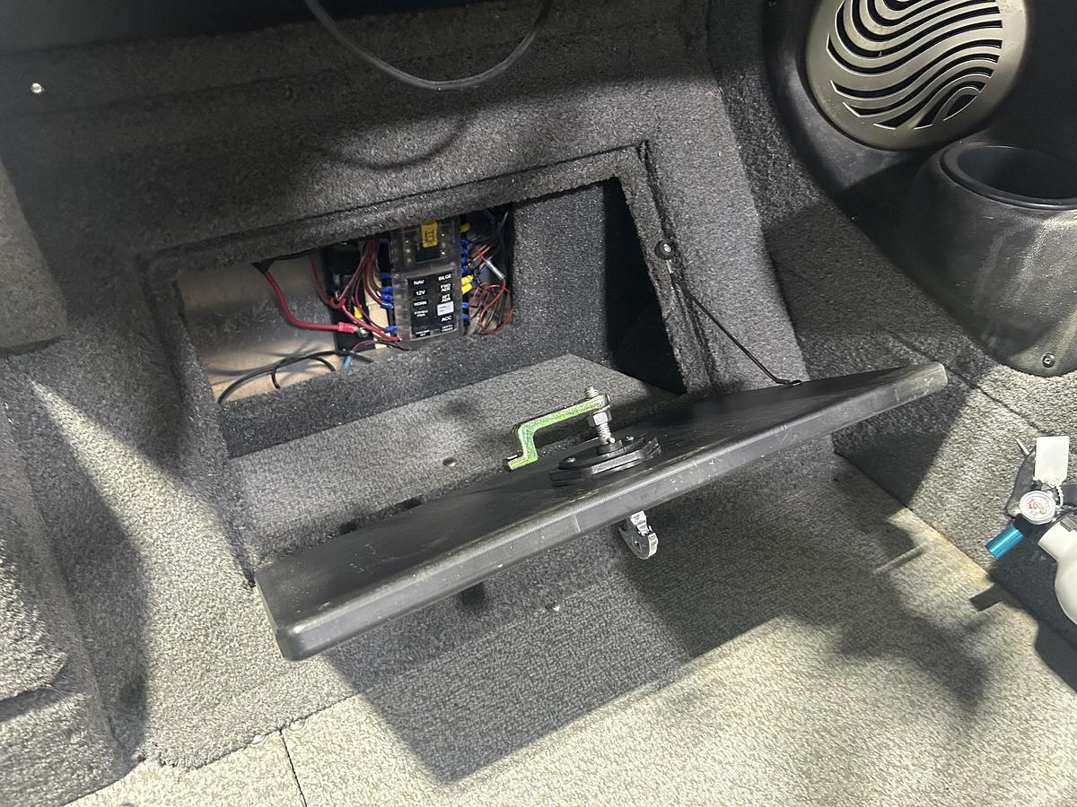 Used 2017 TRACKER Targa V20