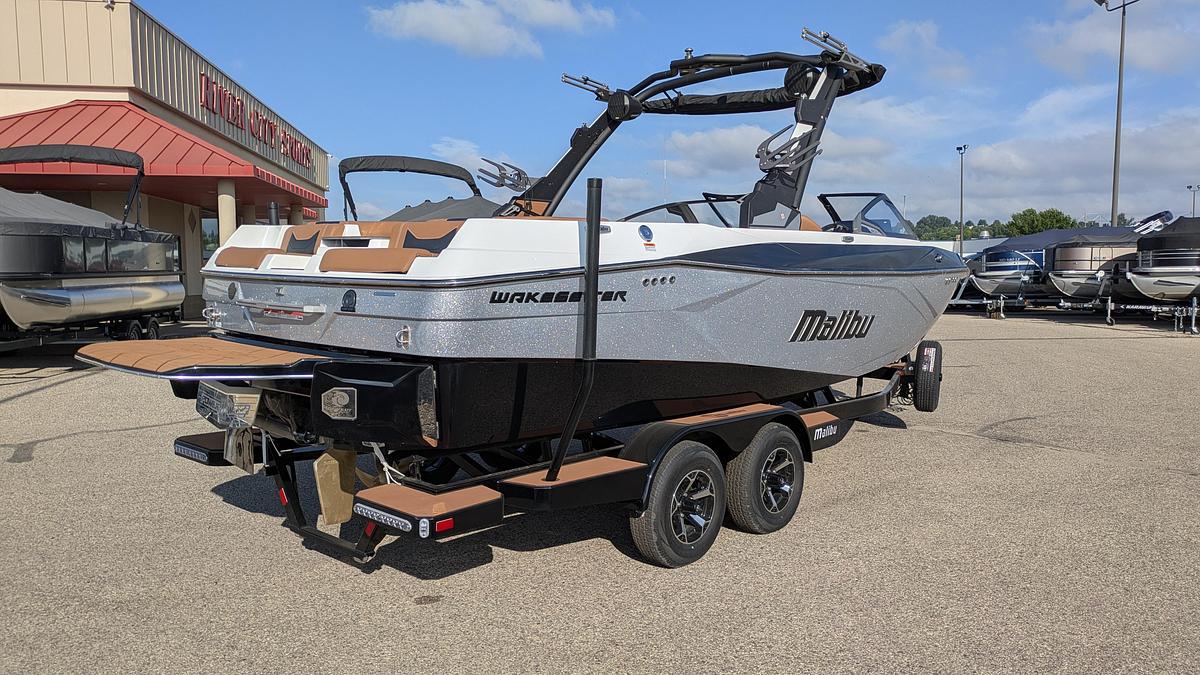 2026 Malibu Boats 23 LSV