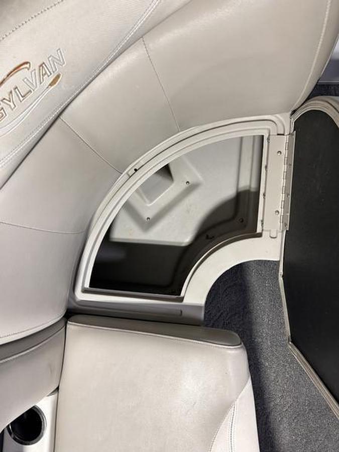 Used 2014 Sylvan 8522 LZ