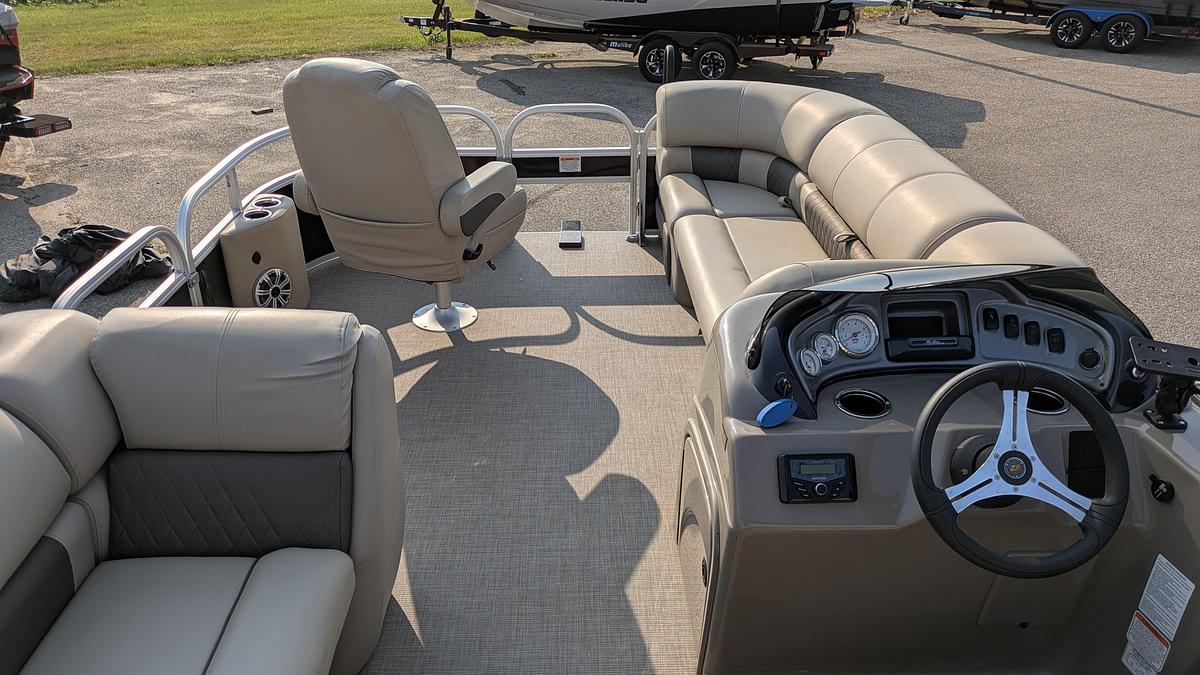 Used 2023 Sun Tracker Sportfish 20 DLX TRAILER INCLUDED