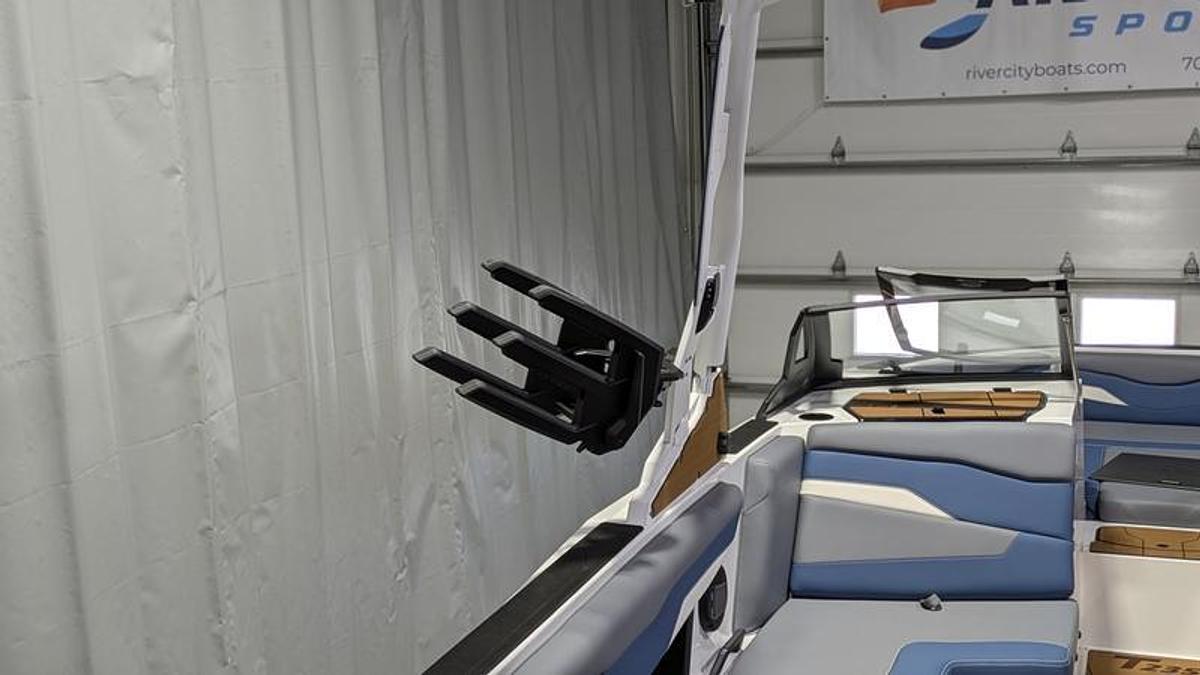 2026 Axis Wake Research T235