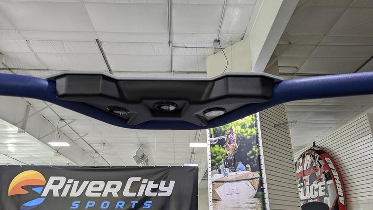 2026 Malibu Boats 25 LSV