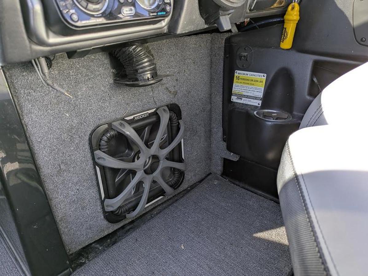 Used 2015 Axis Wake Research T23