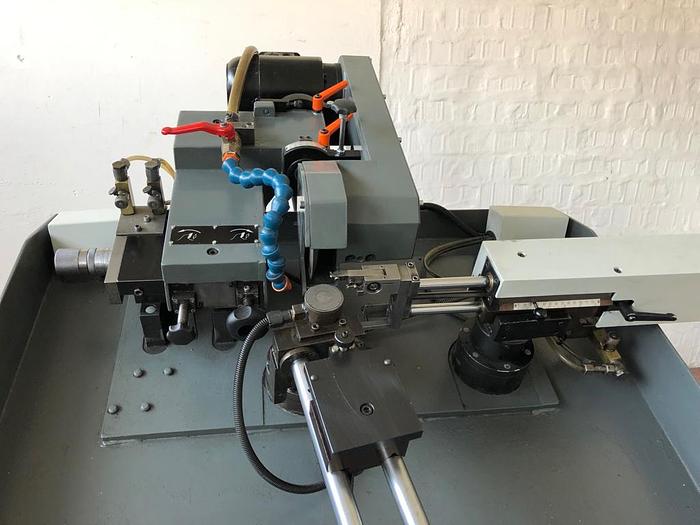 Usato Affilatrice  per lame circolari in metallo duro AKEMAT completamente revisionata a nuovo