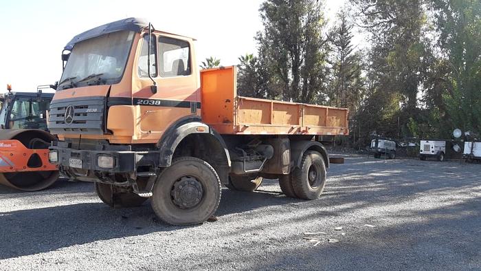 1997 MERCEDES BENZ 2038AS