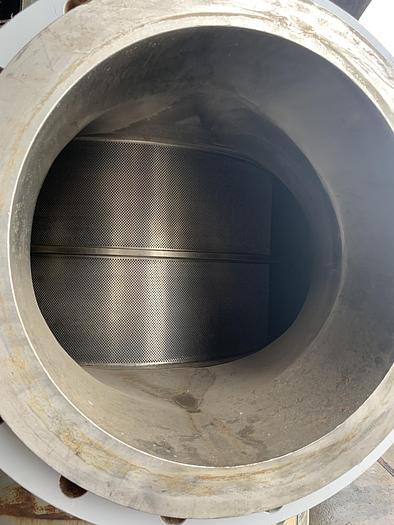 Used BLACK CLAWSON MODEL UV-500 PRESSURE SCREEN S/S 1995 75 HP MOTOR