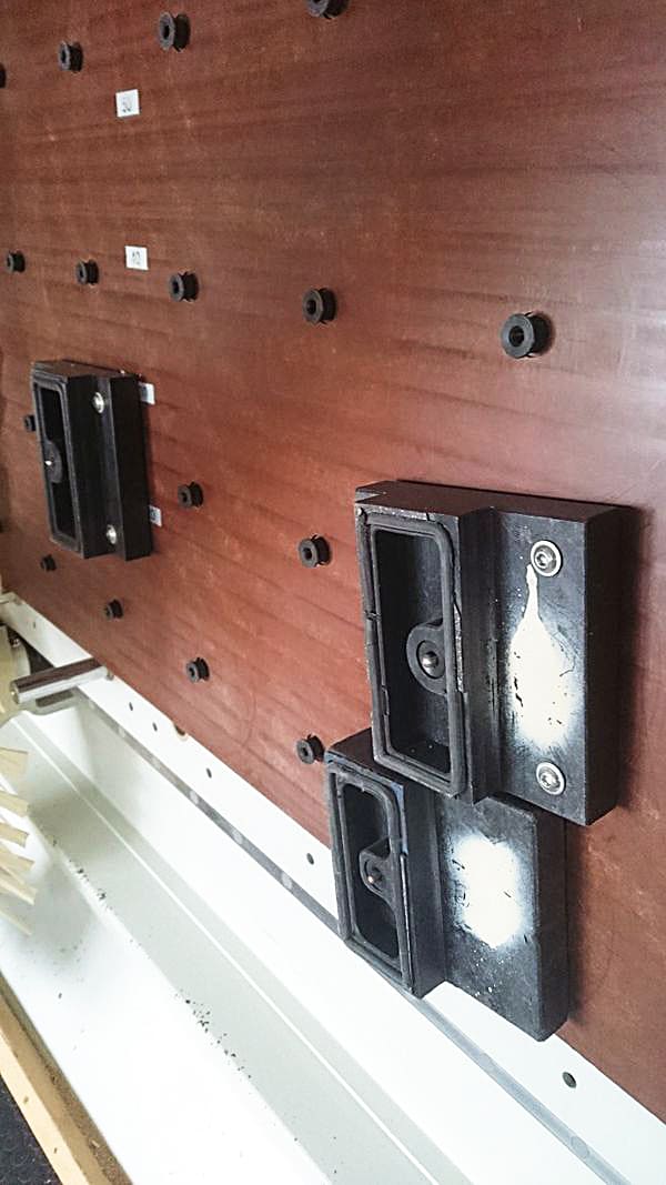 Used OMNIA TEC V300. 125 VICTORIA - 2001