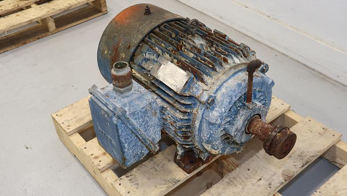 Used Siemens RGZESD 30 HP A/C Motor #44456