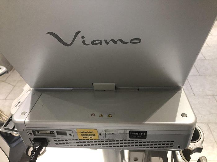 Gebraucht Toshiba Viamo Ultraschallsystem mit 1x Sonde auf Trolley