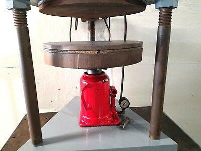 Used 18 Inch Vulcanizer makes Spin Casting Rubber Molds Hydraulic Press Autoclave