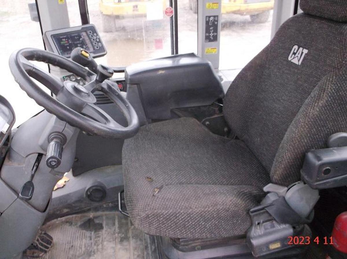 Used 2016 CATERPILLAR 938M