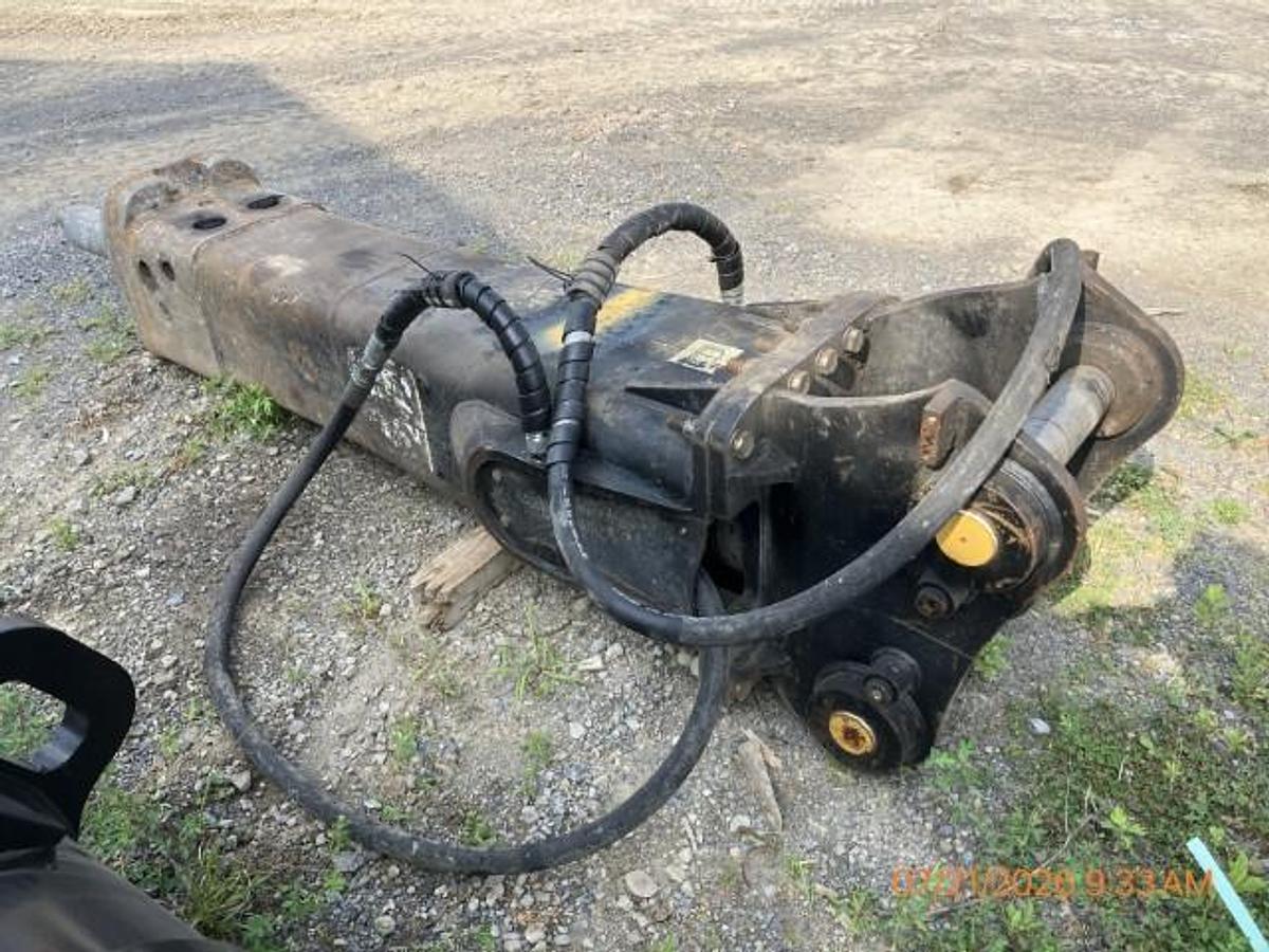 Used 2014 CATERPILLAR H130S 4500lb