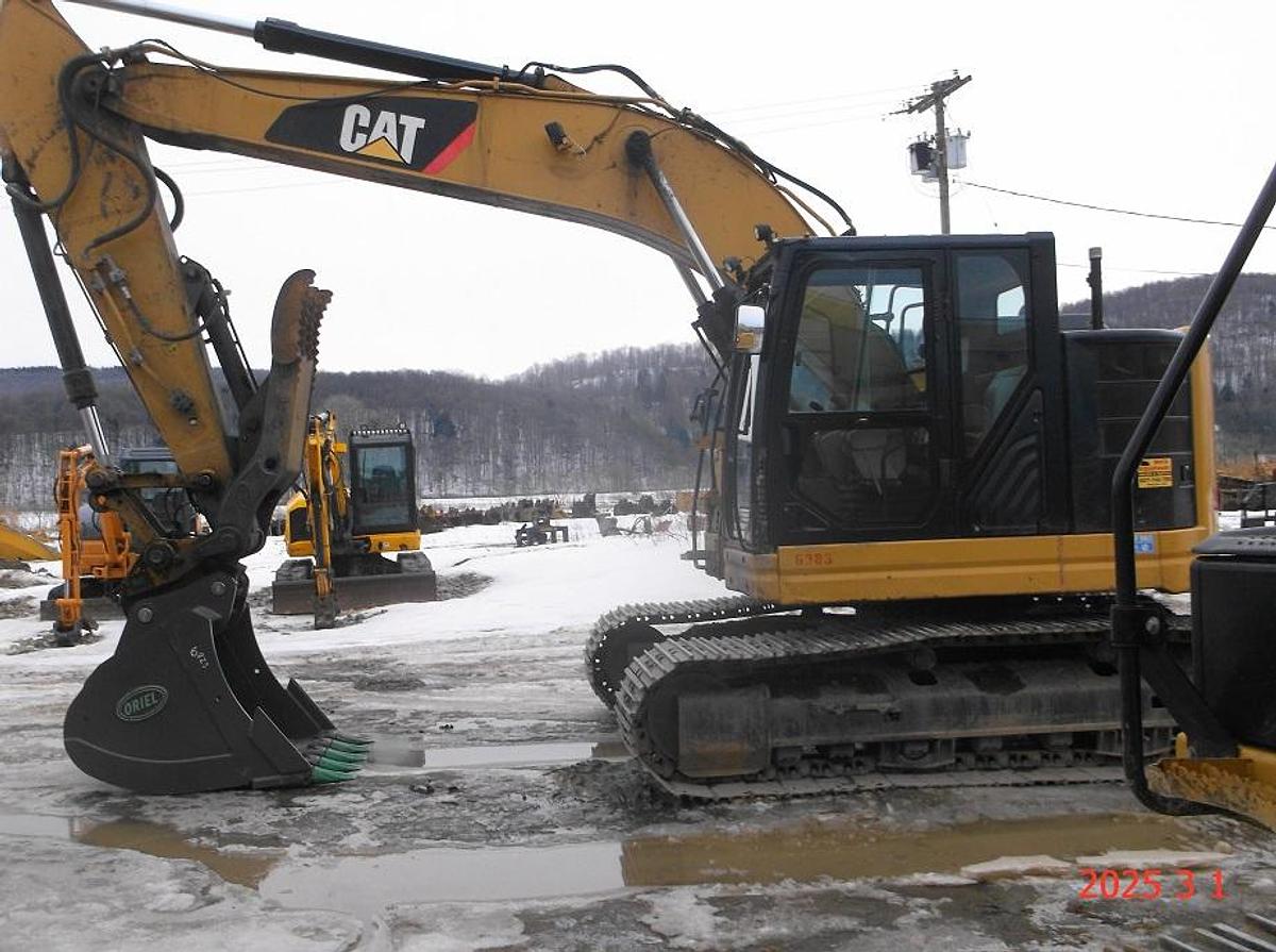 Used CATERPILLAR 325FL CR