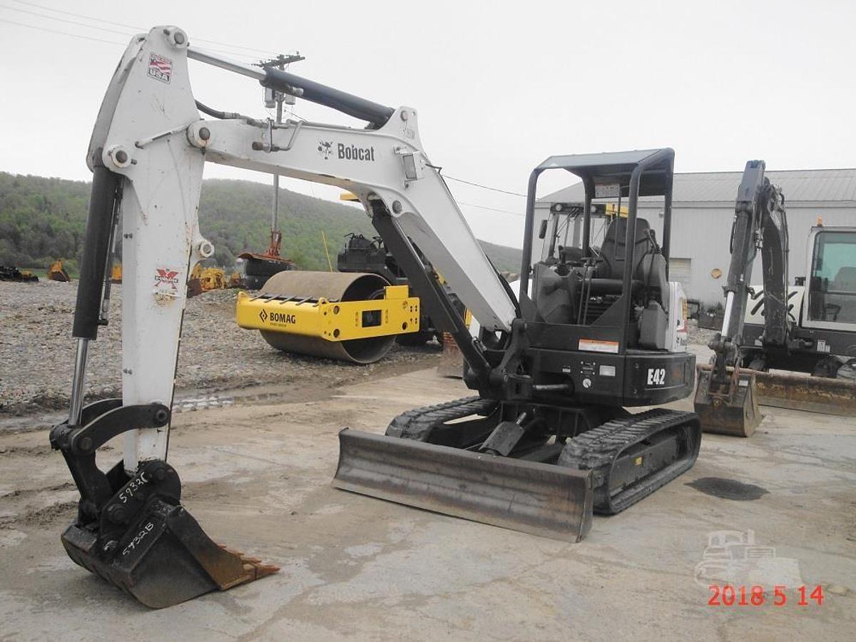 Used 2014 BOBCAT E42