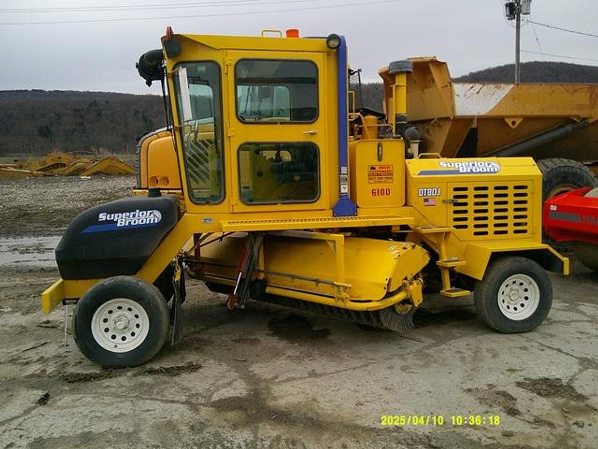 Used 2007 SUPERIOR BROOM DT80CT