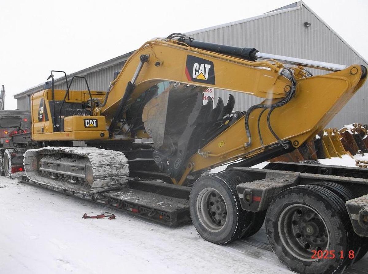 Used 2018 CATERPILLAR 323