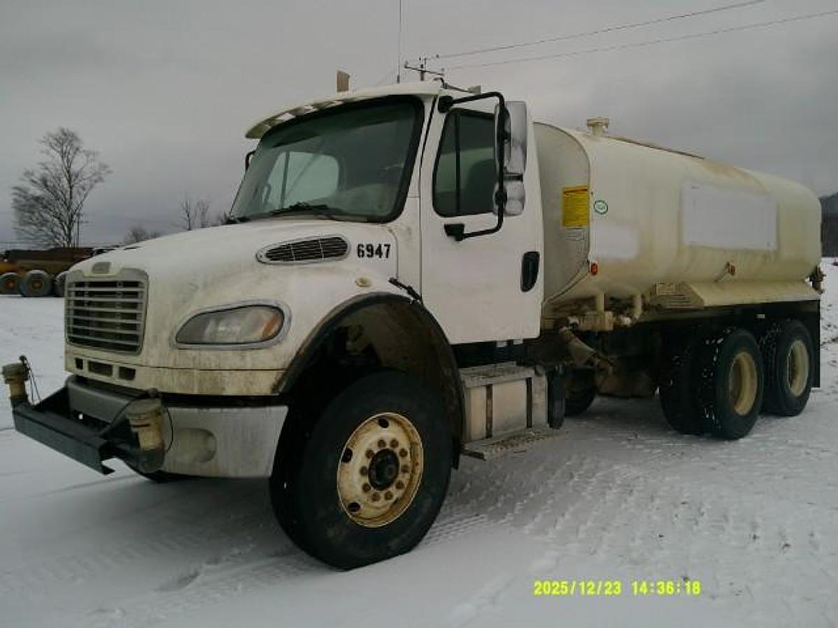 Used 2019 Freightliner M2 106