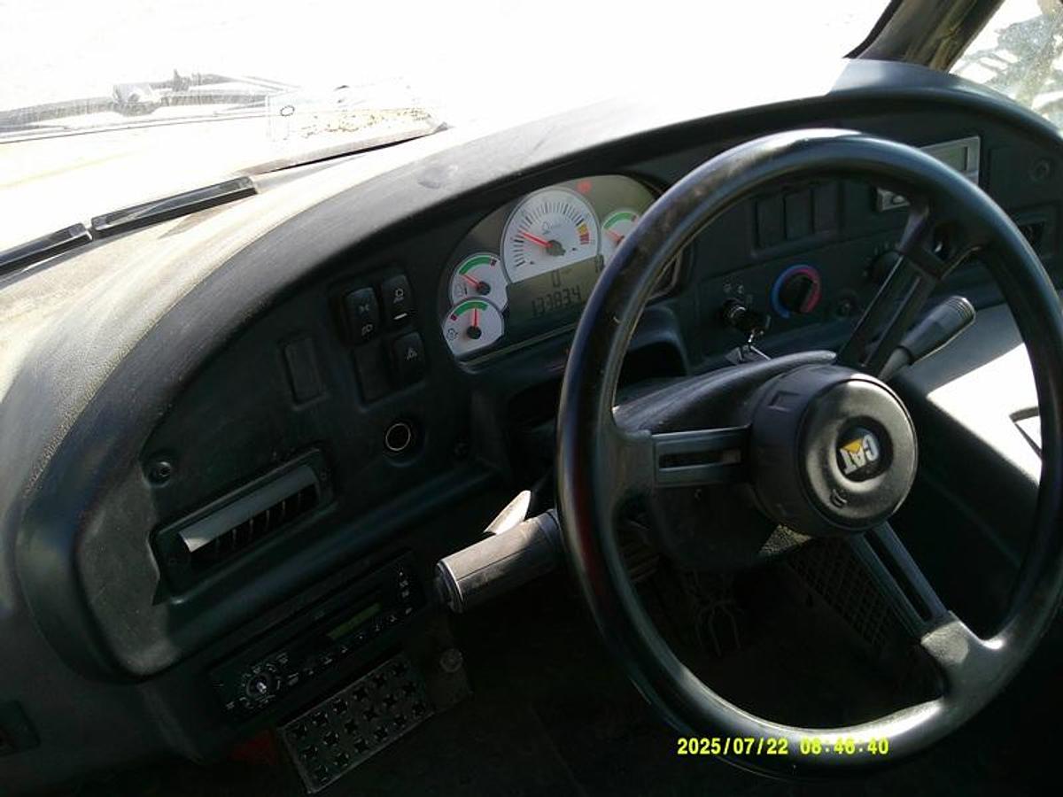 Used 2011 CATERPILLAR 730