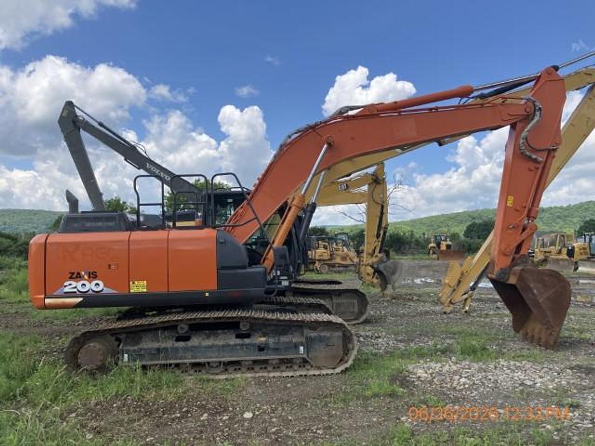 Used 2021 HITACHI ZX200-6
