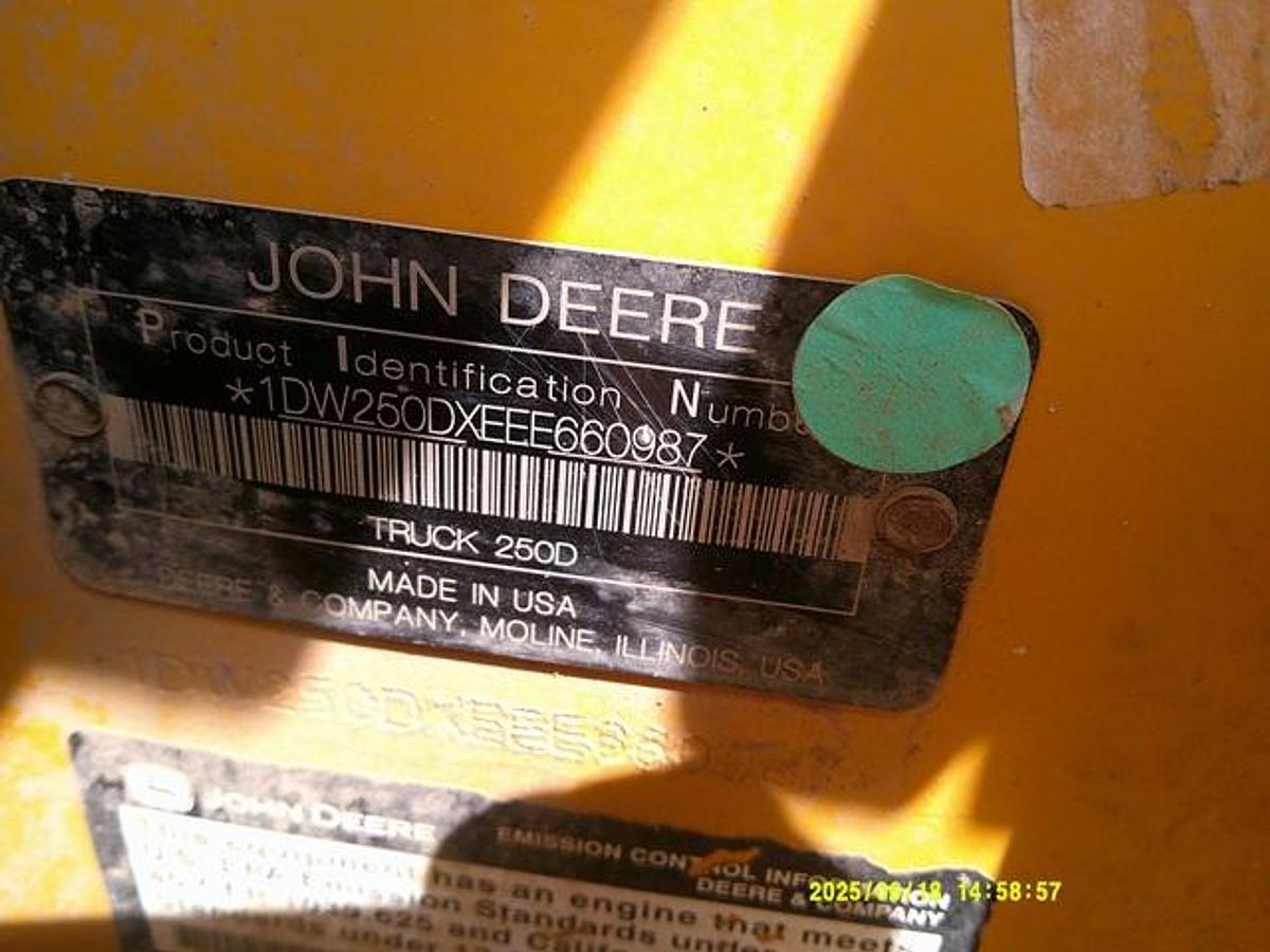 Used 2014 DEERE 250D