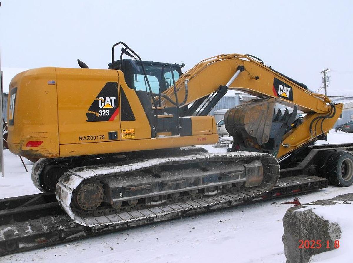 Used 2018 CATERPILLAR 323