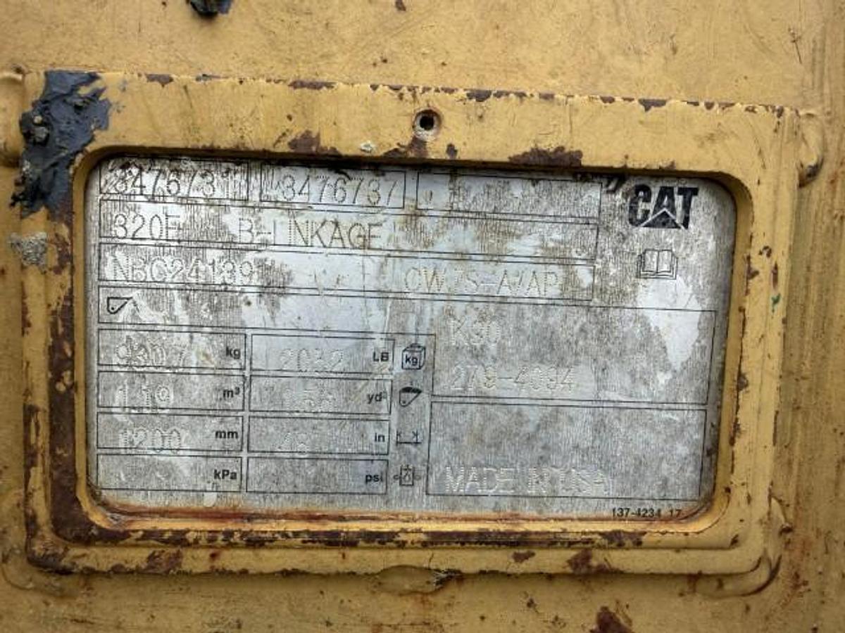 Used CATERPILLAR 320