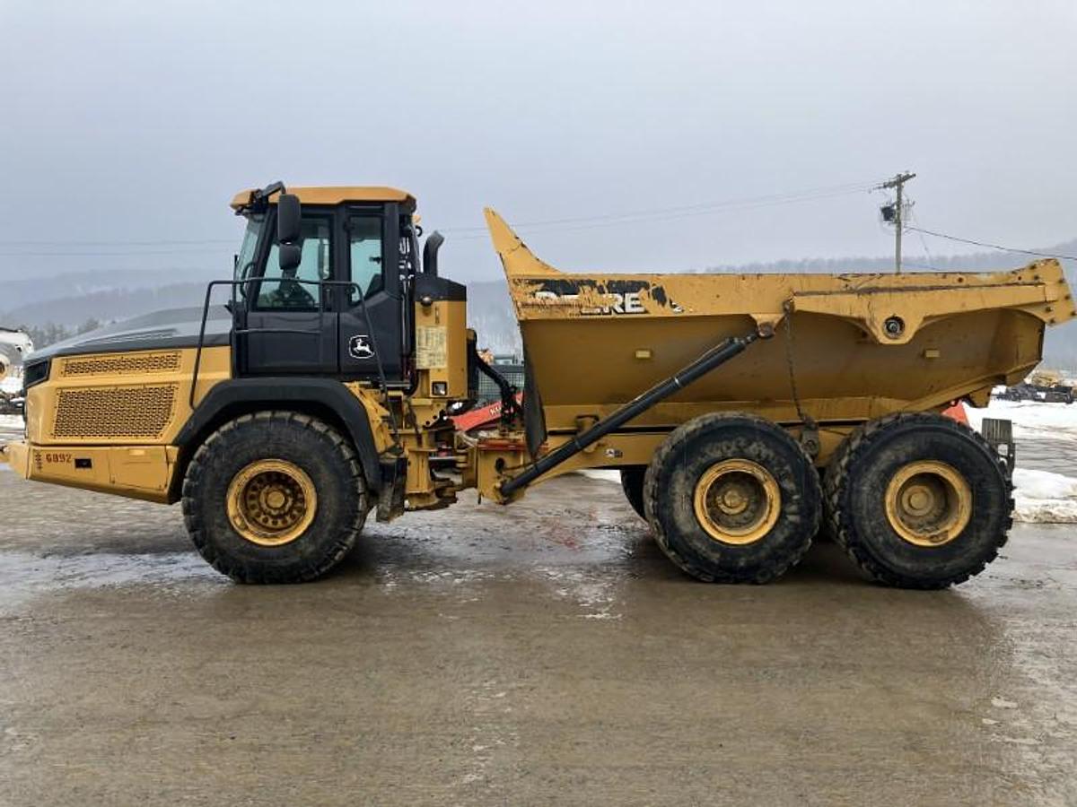 Used 2019 DEERE 260E